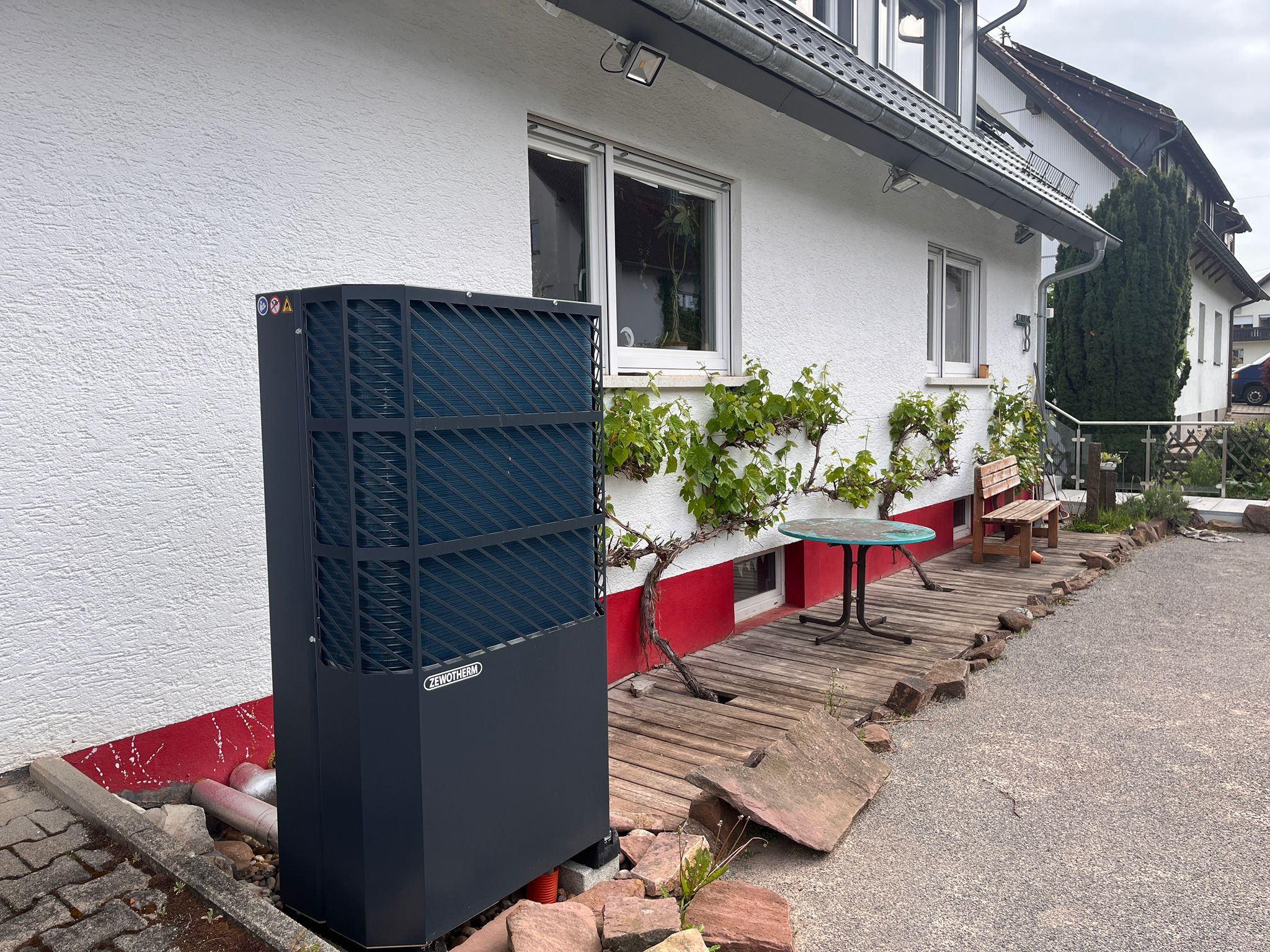 Außengerät der Luftwärmepumpe