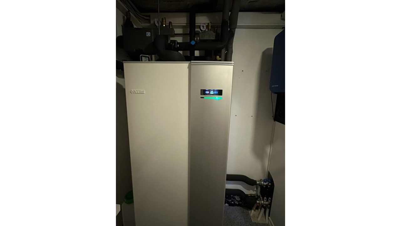 Die Sole-Wasser-WP im Heizungskeller.