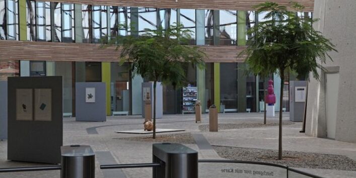 … ebenfalls Bezug auf mögliche Überschwemmungen und Sturmfluten als Folge der Klimaveränderung.