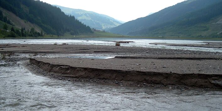 Foto einer Bachmündung