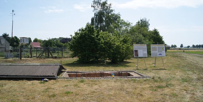 Schautafeln am Bodenprofil