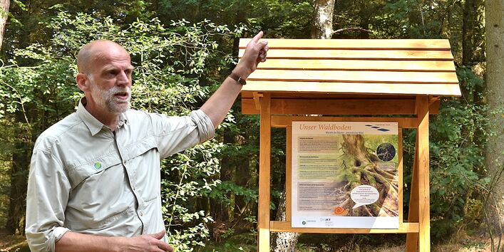 Neue Attraktion im Langenberger Forst: Bodenerlebnispfad rund um die Fischteiche