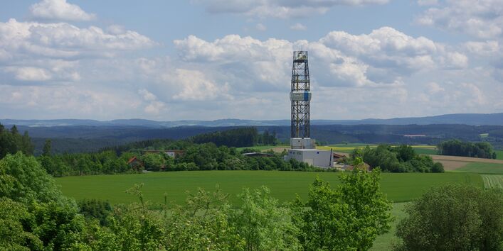 Blick auf das GEO-Zentrum an der KTB