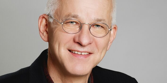 Portraitfoto Prof. Dr.-Ing. Adolf Eisenträger