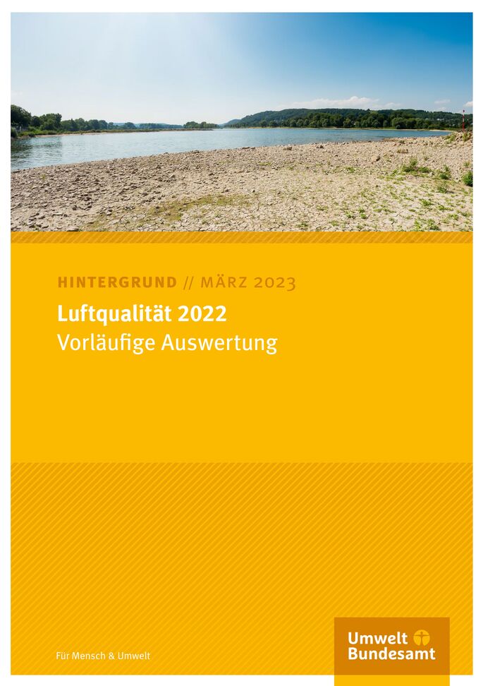 Titelblatt mit Bild: Fluss fließt an ausgetrocknetem Ufer vorbei