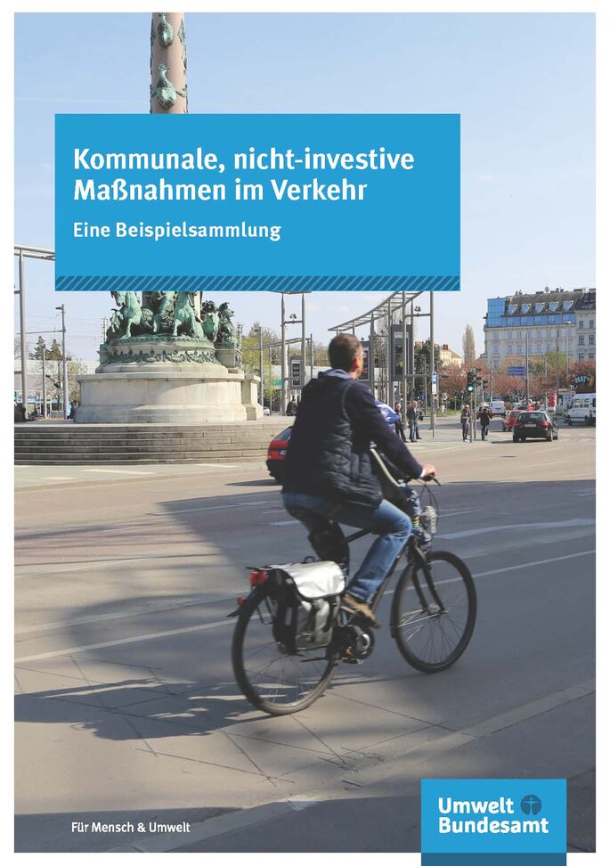 Radfahrer im Kreisverkehr