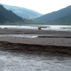 Foto einer Bachmündung