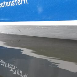 Bremen-Hasenbüren, Schwertzugvogel Hanseatenstern 2016, Bewuchsfreier Rumpf nach der Reinigung