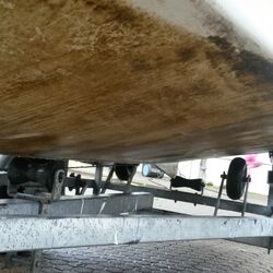 Bremen-Hasenbüren, Hanseatenstern 2017, Reste des Biofilms nach Reinigung mit Hochdruckreiniger