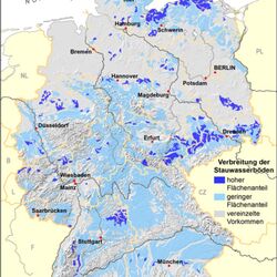 Eine Kartendarstellung mit der Verbreitung von Stauwasserböden in Deutschland