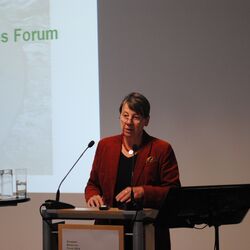 Minister Barabara Hendricks