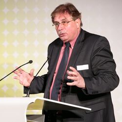 Bundespreis Ecodesign 2014 Dr. Thomas Holzmann hält die Laudatio auf die E-Force One-AG 