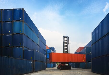 Container in einem Hafen