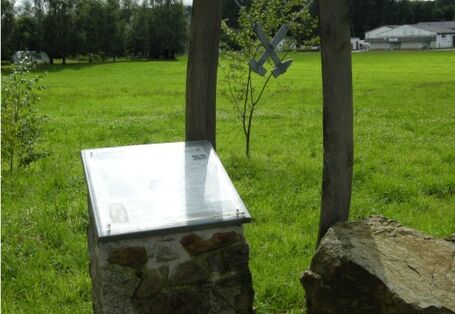 Foto einer Infotafel auf dem Geopfad Triebischtal