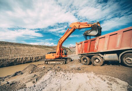 Bagger auf einer Baustelle