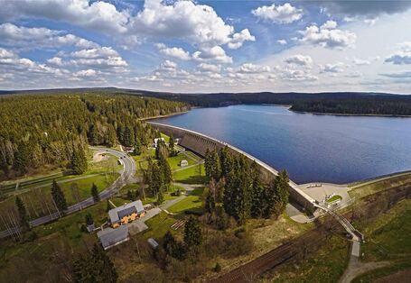 Ein Bild der Talsperre Muldenberg in Sachsen