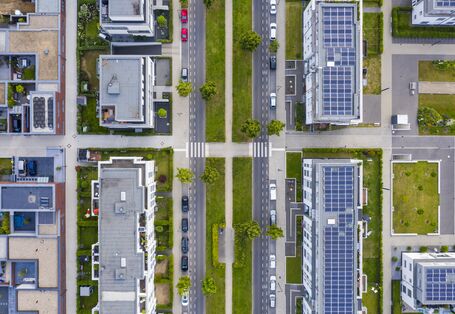 Eine Neubausiedlung von oben.