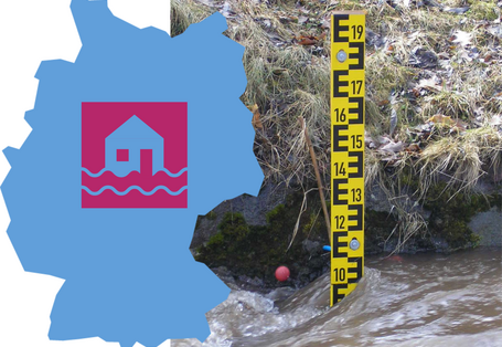 Hochwassermesslatte im Fluss warnt vor Hochwasser