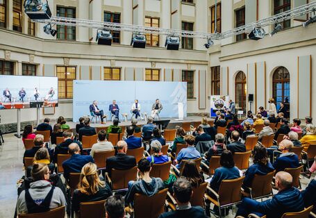 Podiumsdiskussion auf der Fachtagung am 06.12.2022