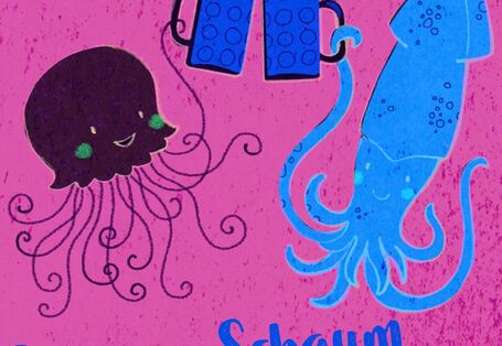 2 Meerestiere stoßen mit Bier unter Wasser an