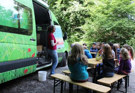 Umweltmobil "Grashüpfer" am Museum