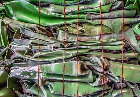 Tagebau mit großen Maschinen