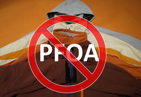 Die Verwendung von PFOA in Textilien und Imprägniersprays ist ab 2020 verboten.