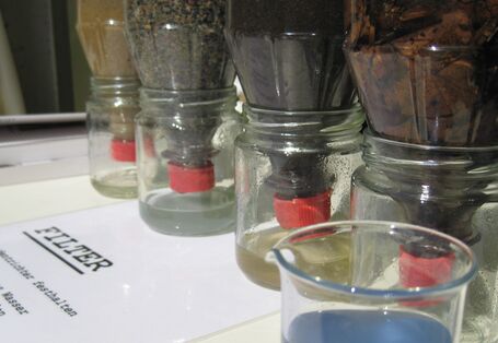 Foto von selbt gebauten Bodenfiltern.