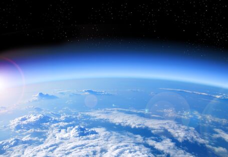 Luftbild der Erde mit einer Wolkendecke