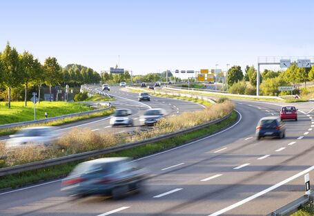 Pkw auf einer Autobahn