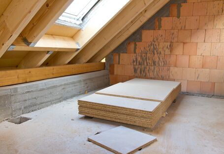 Ein Dachgeschoss wird ausgebaut.