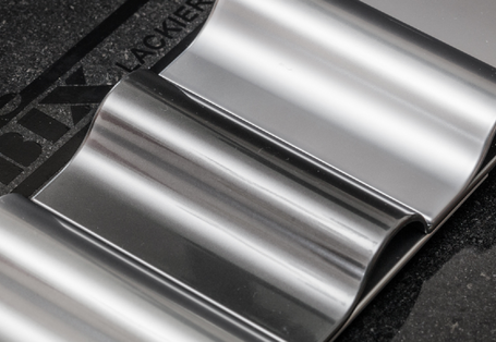 Metallteile mit Chrom-Optik