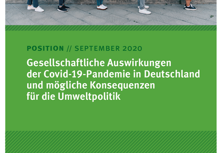Titelseite des Positionspapieres. Das Titelfoto zeigt Menschen, die mit Abstand und Mund-Nase-Bedeckung in einer Schlange warten.