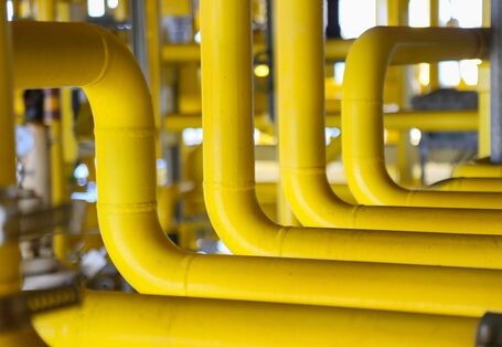 viele gelbe Gasrohre