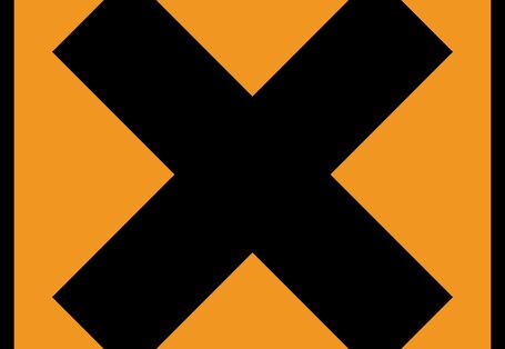 Kreuz auf orangenem Grund