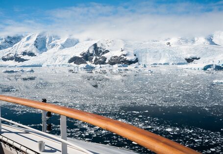 Schiff in der Antarktis