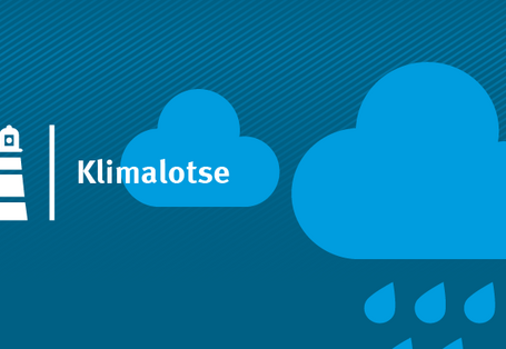 Icon mit Schriftzug Klimalotse und stilisiertem Leuchtturm sowie Regenwolken