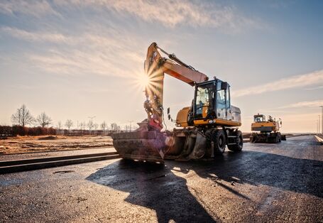 Ein Bagger auf einer Baustelle.