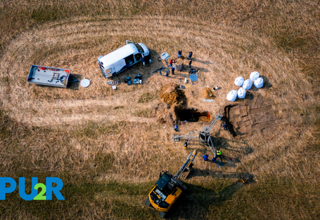 Entnahme von Bodenkernen auf einem Acker zur Untersuchung von Wasserhaushalt und Transportvorgängen.