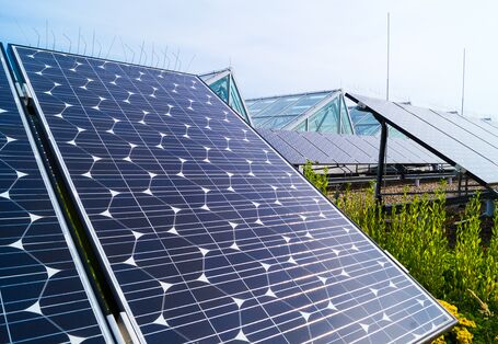 Photovoltaikanlage auf dem Dach des Umweltbundesamtes in Dessau-Roßlau