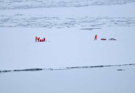 Ice samples taken from the Antarctic polar ice provide researchers with valuable information.