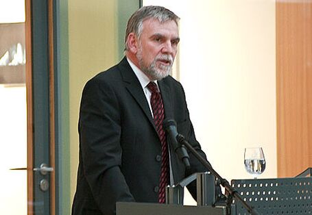 Der Präsident des UBA, Jochen Flasbarth, eröffnete die feierliche Zeremonie.