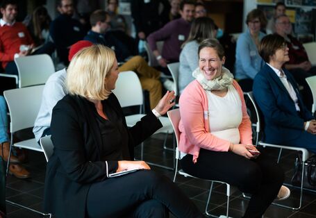 Teilnehmende und Claudia Kiso 