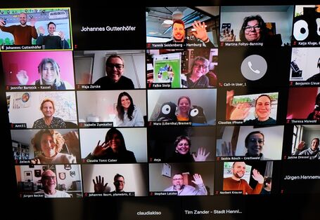 Portraitfotos der Teilnehmenden