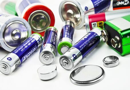 Batterien und Akkus im Haushalt: z.B. AAA-Batterien, Voltblocks, Knopfzellen 