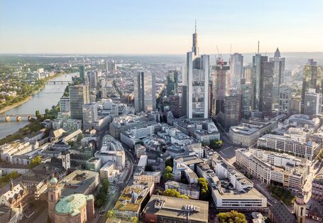 Große Stadt von oben 