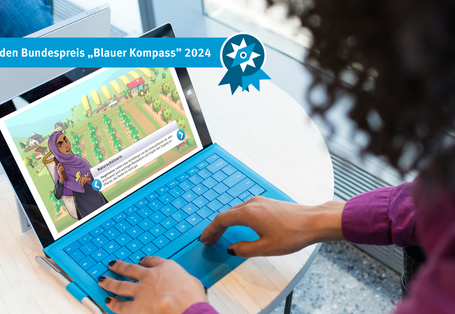 Eine Spielende wird durch eine Naturschützerin bei Ihrer Entscheidung bzgl. möglicher Anpassungsmaßnahmen (aus ökologischer Sicht) beraten.