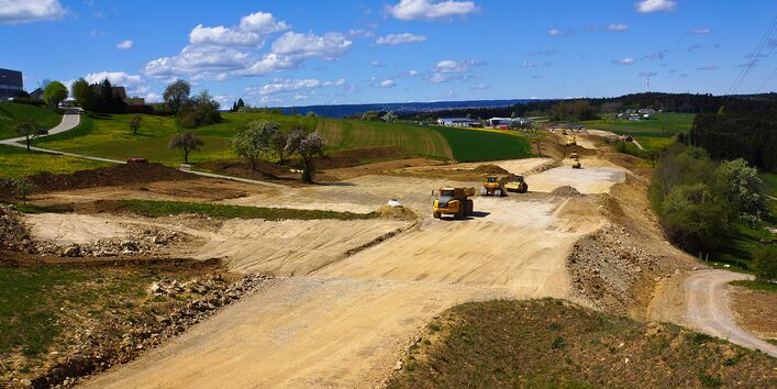 Bauarbeiten zur Anlage einer Straße.