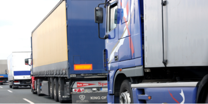 LKWs auf der Autobahn