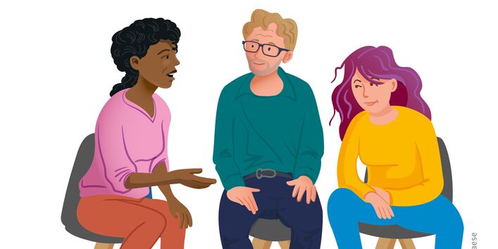 Grafik mit drei diskutierenden Personen auf Stühlen